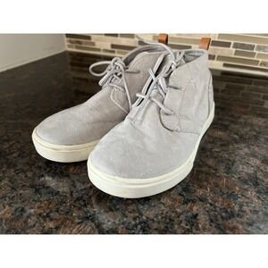 Super Cute Gray Size Big Kid Size‎ 3 Shoes tried on once and never worn after.